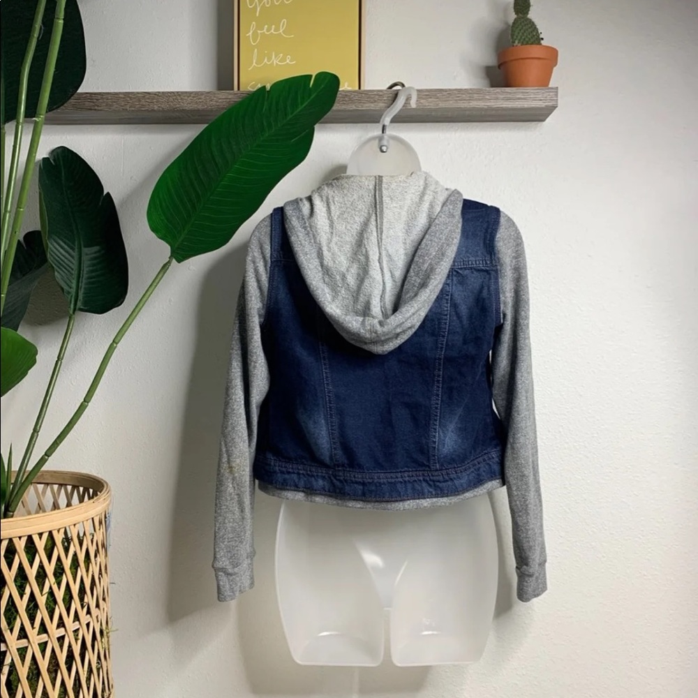 Jean jacket - Picture 2 of 3